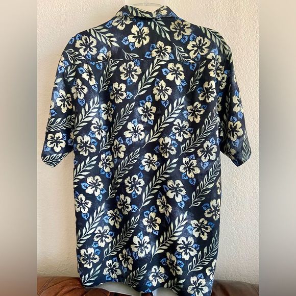Tommy Bahama Set of Four Shirts 100% Silk Medium. - Picture 6 of 13